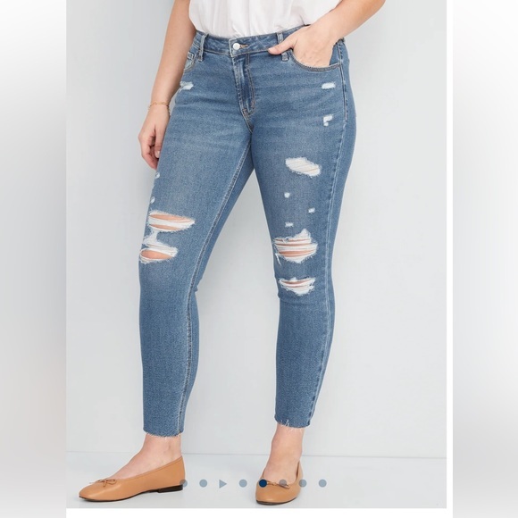 Old Navy Mid-Rise Rockstar Super Skinny Ripped Cut-Off Jeans for Women Plus Size - Picture 1 of 4